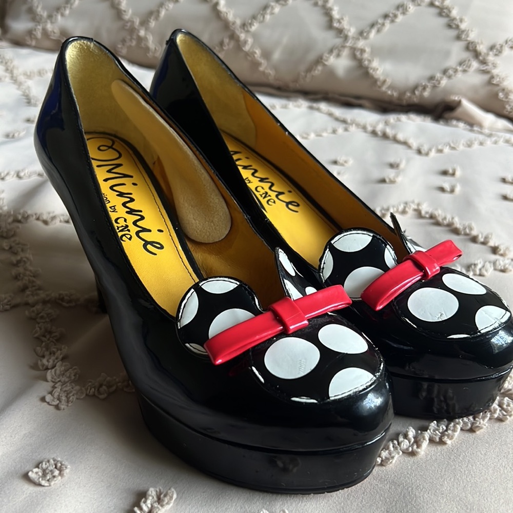 Disney Minnie Mouse patent leather heels (worn once)